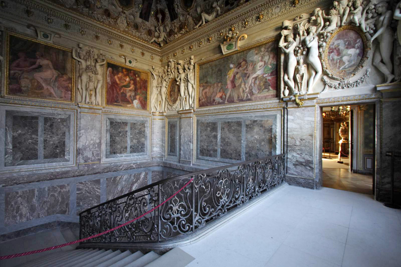 the royal staircase at fontainebleau